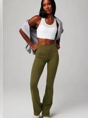 Fabletics High-Waist Olive Green Flare Leg Pants W/pockets  SMALL